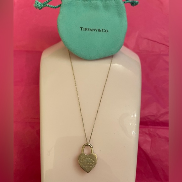 Tiffany Heart β€οΈ lock π pendant with 16 inch highly motivated to Sell! - Picture 4 of 4